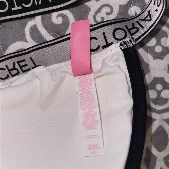 VS - bikini set - Picture 3 of 4